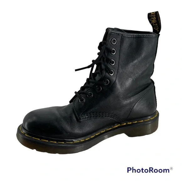 Dr. Martens | Shoes | Dr Marten The Original 46w Lace Up Black